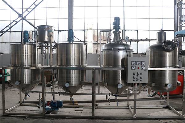 Small edible oil refining equipment with four tanks